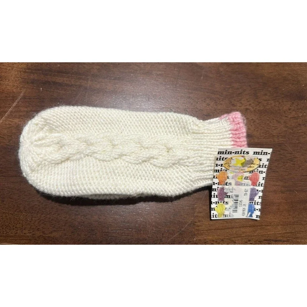 Girls size youth 8 to 16 Ivory and pink acrylic mittens
